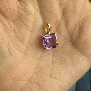 2.8 carat amethyst pendant, 18k gold